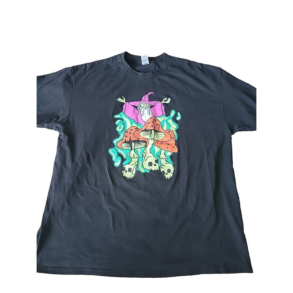 Mushroom Wizard Skulls screen print shirt Men's XL  Y2K Halloween Black